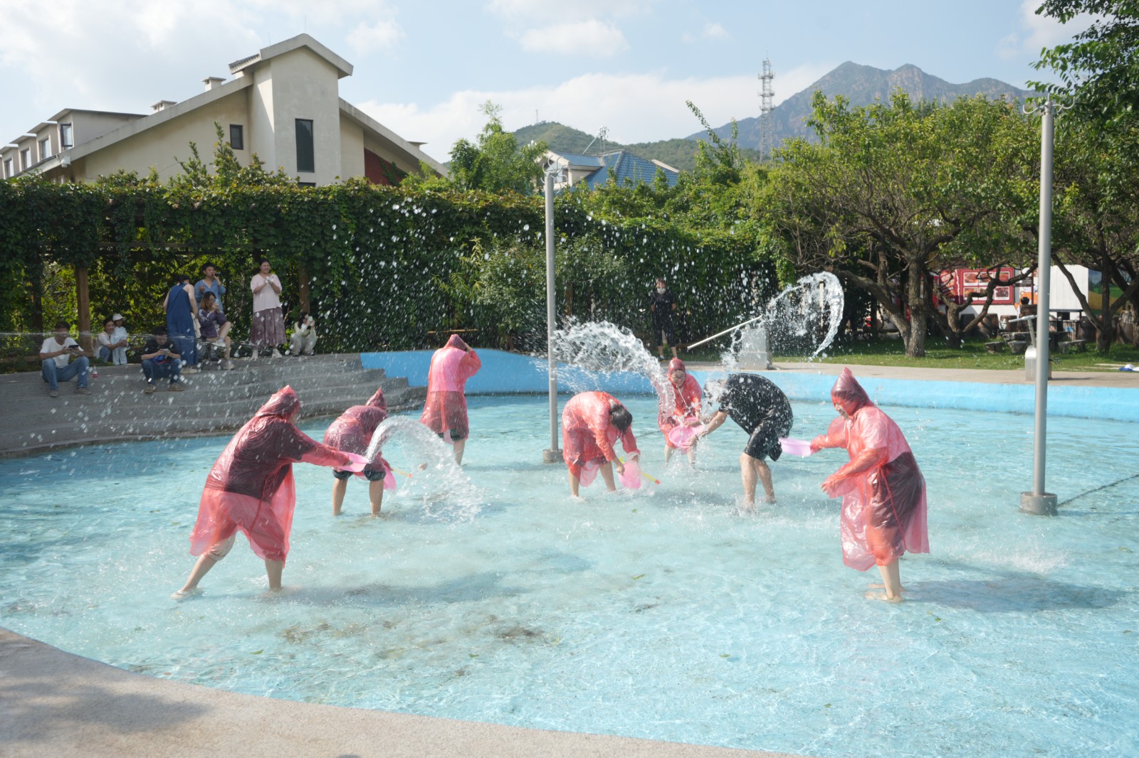 1761201402238706.jpg 游戲圖片4-打水仗.JPG