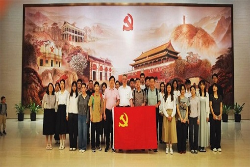  黨建引領(lǐng) | 紅墻映初心·詩卷潤風(fēng)骨——建經(jīng)咨詢紅鷹&藍(lán)鯨訓(xùn)練營的立體成長實踐